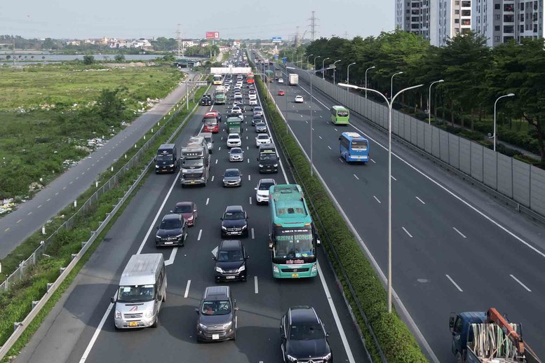 Hoàn thiện quy định về khoảng cách an toàn trên cao tốc phù hợp với điều kiện cầu, đường, mật độ giao thông